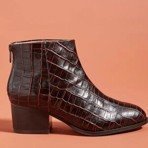 Seychelles Floodplain Croco Chelsea Heel Boots SIZE 10